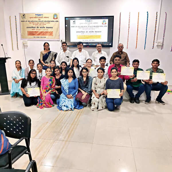 Mentors and participants at a manuscript workshop in Naroda