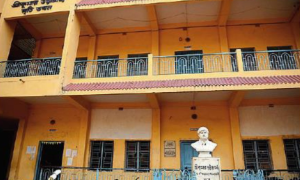 Kanailal Vidyamandir’s science building was named after Srikumar Bhattacharya, Jay’s youngest uncle