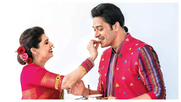 Shreyas with his wife, Deepti (BCCL/Prathamesh Bandekar)