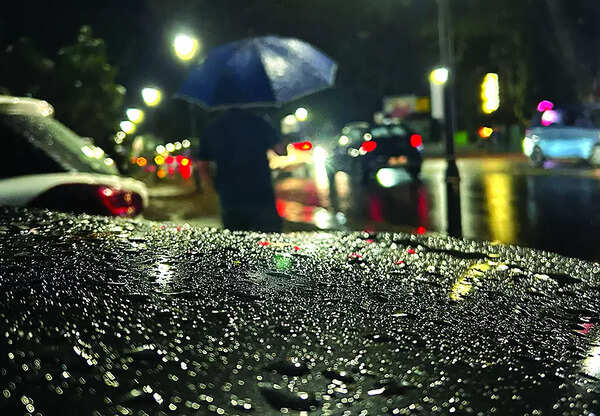 Unseasonal rainfall douses yellow-coded alert for heat