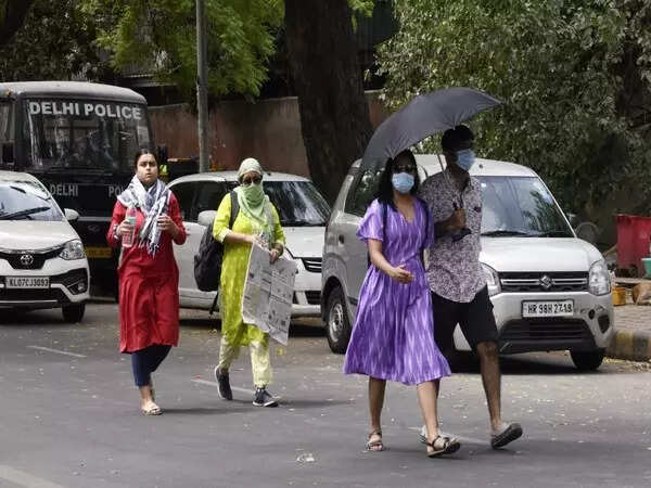 IMD issues yellow alert for Delhi, red alert for Gujarat as heat intensifies across states IMD issues yellow alert for Delhi, red alert for Gujarat as heat intensifies across states