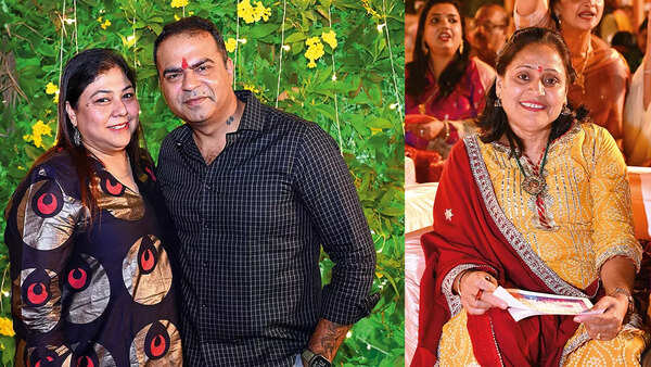 (L) Manisha and Dilip (R) Jyoti Jain