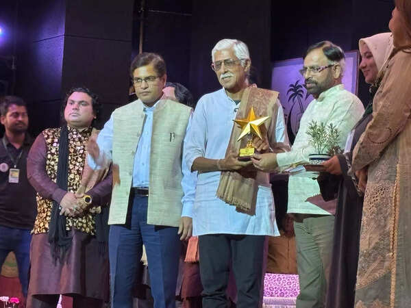 Padma Shri Dr. Kiran Seth, Professor Emeritus, IIT Delhi, and the visionary Founder of SPIC MACAY, delivered a thought-provoking talk on the distinction between mere programme and a transformative experience.