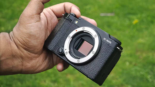 The compact body exudes sleek retro charm