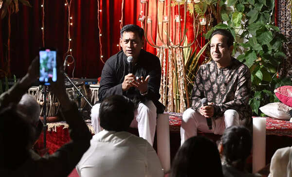 Suboor Bakht, son of the patron of the haveli MM Bakht, who offered a thoughtful reflection on the legacy of Qaiser Manzil