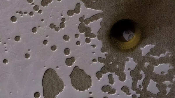 NASA to explore the Martian hole?