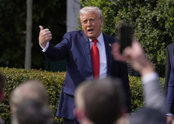 Trump Jimmy Carter died 'happy man' mocks Joe Biden