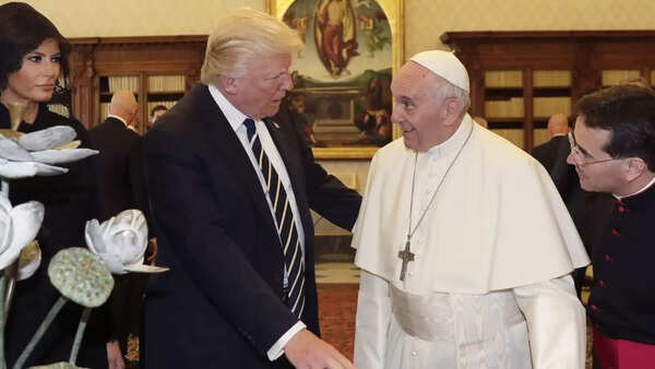 Trump pope (2)