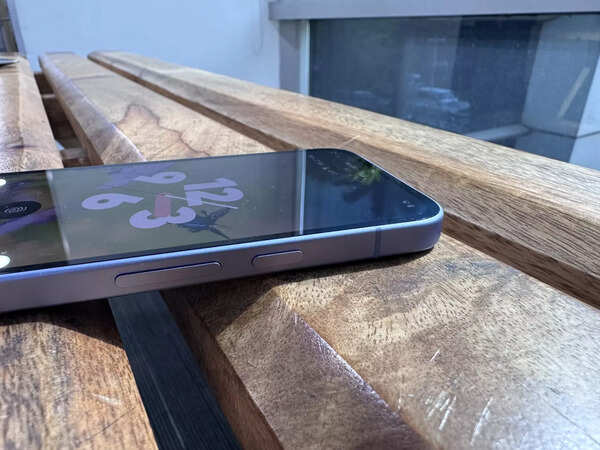 Google Pixel 9a design