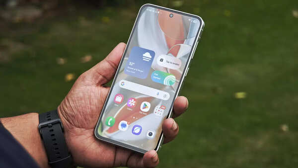 Samsung One UI skin is easy to navigate