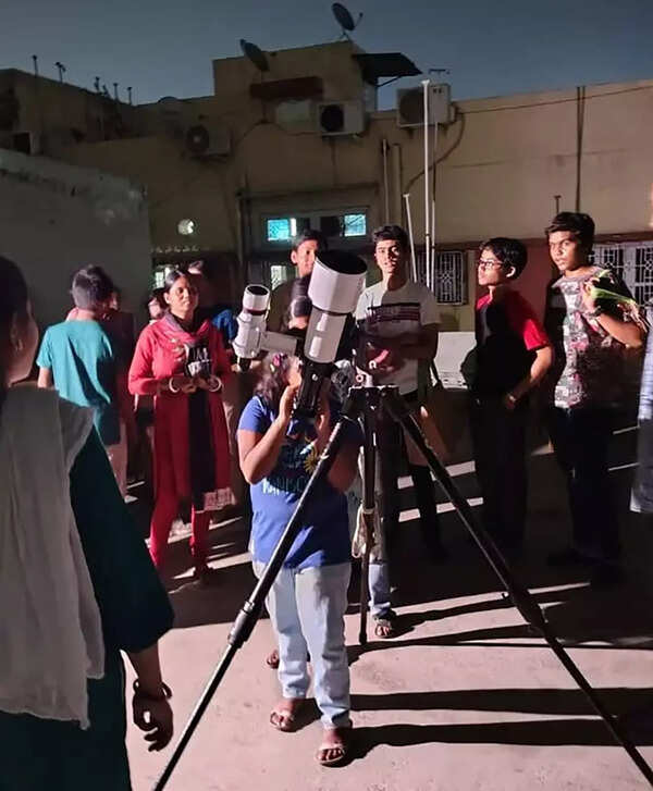 p6_ss_stargazing in kolkata (2)