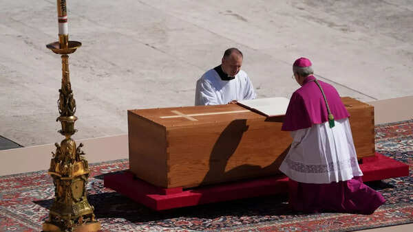 Funeral (4)