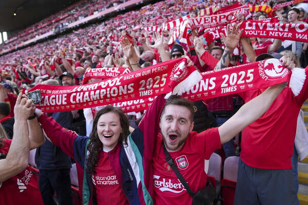 PHOTO COLLECTION: Liverpool Clinch Premier League Title