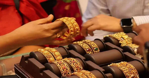 అక్షయ తృతీయ నాడు బంగారం కంటే వెండి కొనడం మంచిదా Akshaya Tritiya Gold Silver Purchase