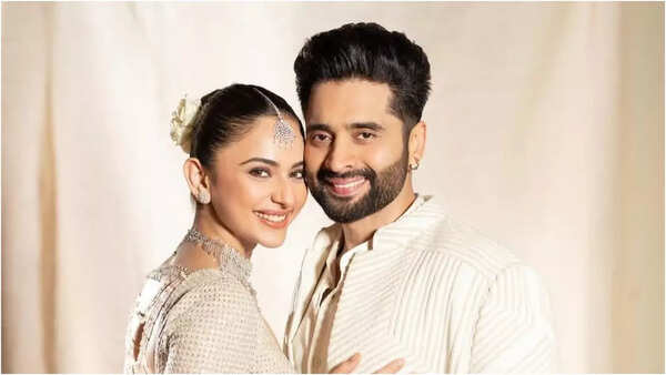 Rakul Preet Singh takes a dip in freezing water at -15 degrees wearing ...