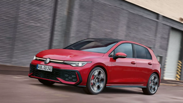 Volkswagen Golf GTI bookings to open from this date: Expected price, launch date and more 3 Volkswagen Golf R-Line