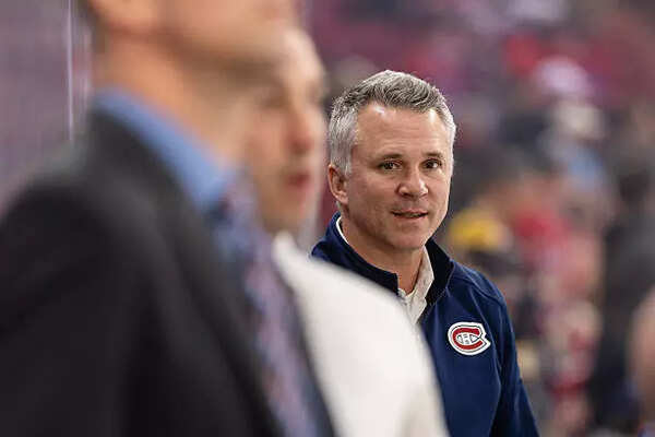 Montreal Canadiens Head Coach Martin St-Louis looks