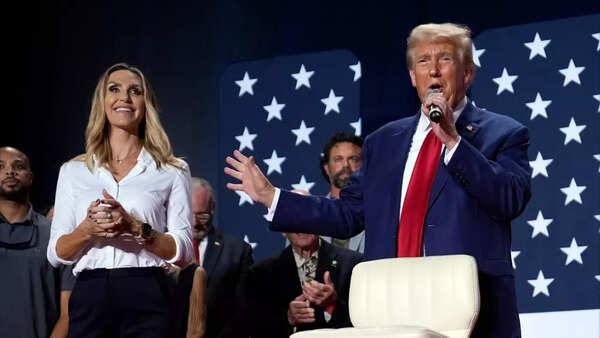 Lara Trump (2)