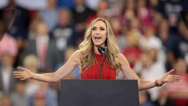 Lara Trump (7)