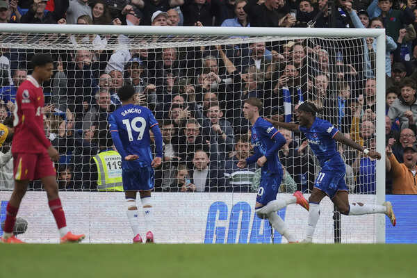 Palmer dismisses social media 'idiots' after ending goal drought in Chelsea win