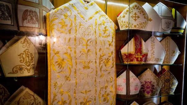 Pope Robe (2)
