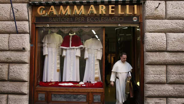Pope Robe (1)