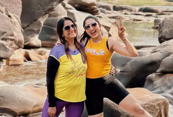 Sanya & Deepa Iyer