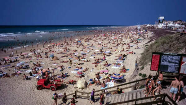 Dance your heart out at Les Plages Électroniques