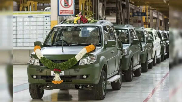 Inside Indian Army's garage: Tata Safari, Mahindra Scorpio, Force Gurkha & more 2 Safari