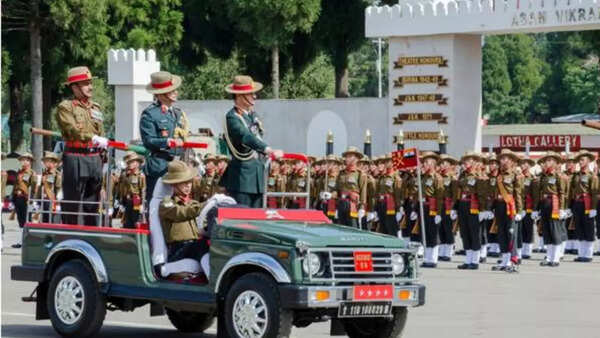 Inside Indian Army's garage: Tata Safari, Mahindra Scorpio, Force Gurkha & more 4 Maruti Gypsy
