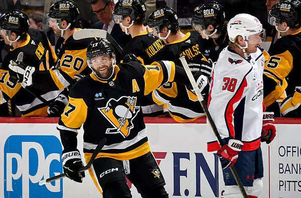 Pittsburgh Penguins celebrates his second period goal