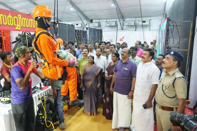 Chief Minister Pinarayi Vijayan led a regional review meeting in Thiruvananthapuram
