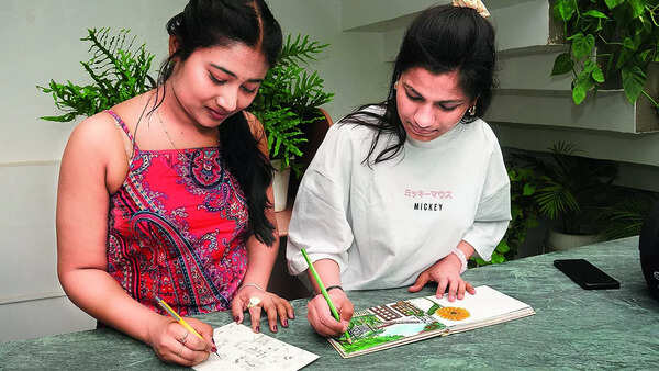 Charvi Saroj (L) and Avantika Katiyar