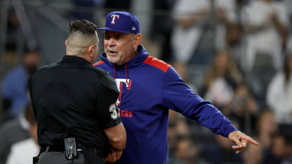 bruce-bochy-and-umpire-torres