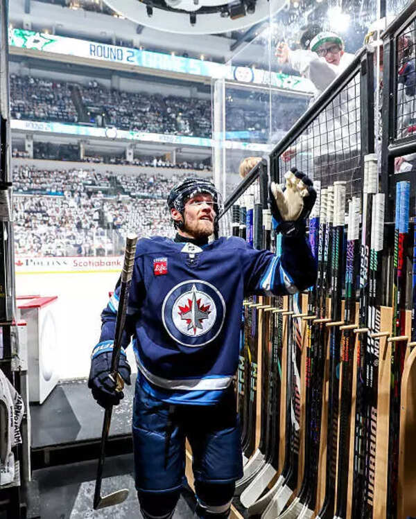 Nikolaj Ehlers #27 of the Winnipeg Jets