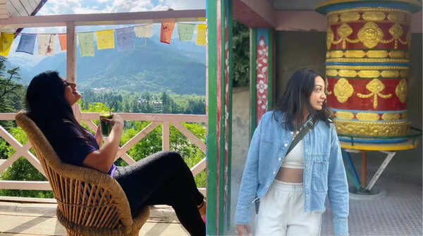 Rumela Sen in Manali (left)/Dr Juhi Agarwal in Leh Ladakh (right) Rumela Sen in Manali (left)/Dr Juhi Agarwal in Leh Ladakh (right)