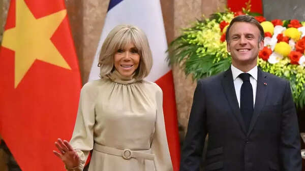 Macron (2)