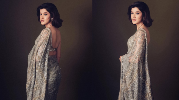 Shanaya Kapoor in this glittering Sabyasachi saree