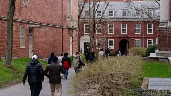 Trump vs Harvard (8)