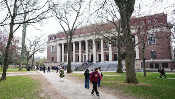 Trump vs Harvard (4)