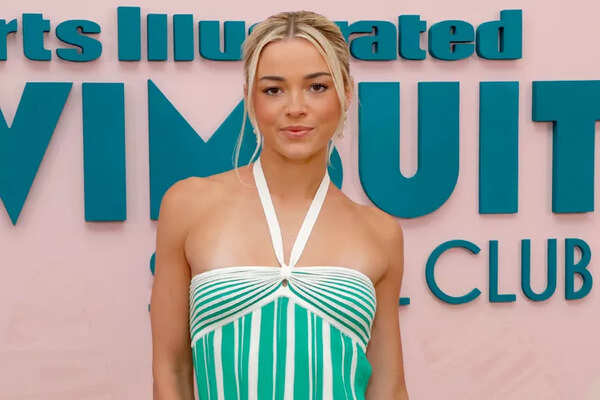 Filming Sports Illustrated of Livvy Dunne (Getty Images) Livvy-Dunne.