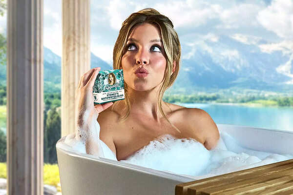sydney-sweeney-dr-squatch-soap-052925-2-7e14314401d74e05838dd39e34e59dd9