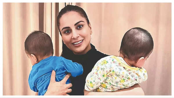 Shraddha with her twins Shaurya and Siya