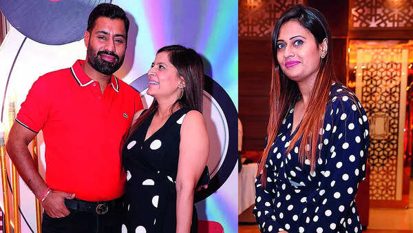 (L) Deepak and Anuja (R) Anshika