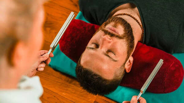 Sound therapy with tuning forks – USA and Germany