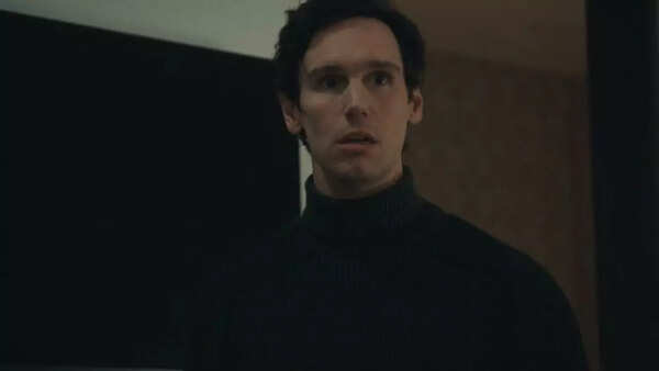 Cory Michael Smith’s Venis – The Dynamo
