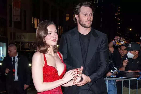 Josh Allen and Hailee Steinfeld