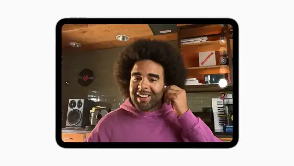 You can now take photos with AirPods