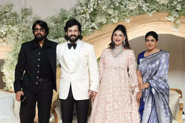 pg1&3_Akhil_Reception9