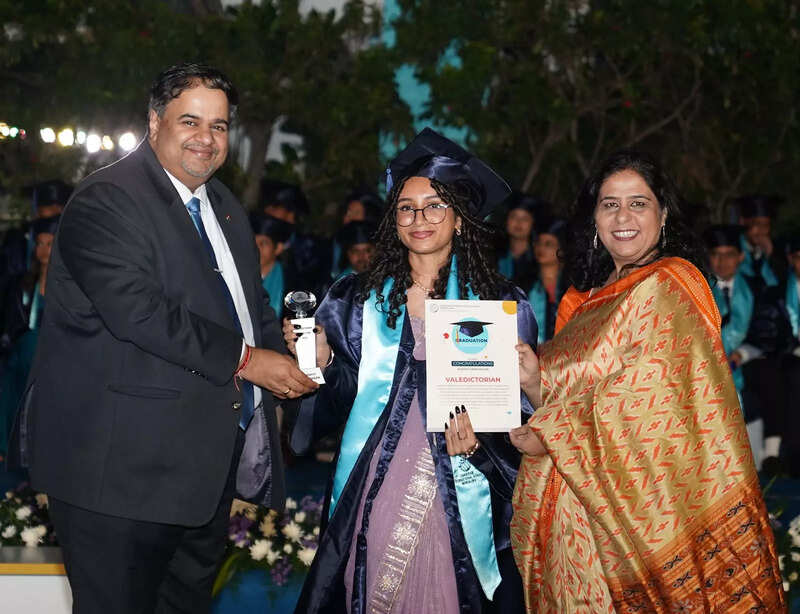 Chief Guest & Principal with Valedictorian